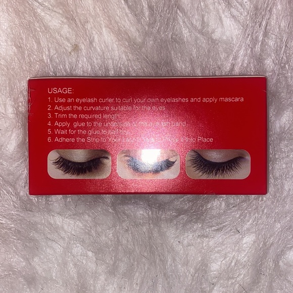 Long False Eyelashes - Picture 3 of 3
